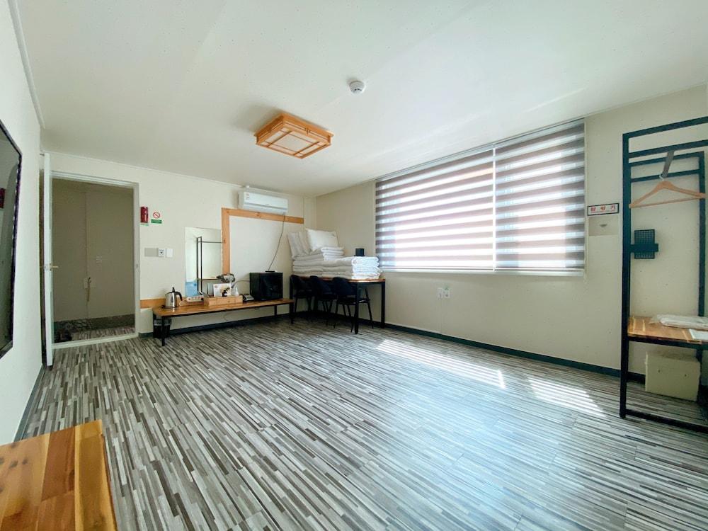 Stay Pohang Hotel Exterior photo